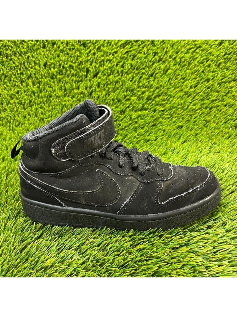 Nike Court Borough Mid‎ 2 Boys Size 4.5Y Black Athletic Running Shoes Sneakers
